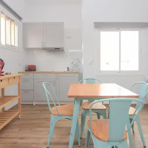 https://apartamentos-ermita-plaza.hotelsinnerja.org